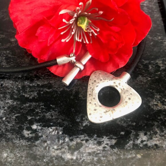 nECKLACE - Picture 2 of 5